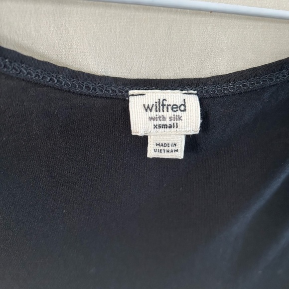 Aritzia Wilfred Silk Split Side T-shirt Blouse Short Sleeve Black Cream Size XS - Picture 4 of 5